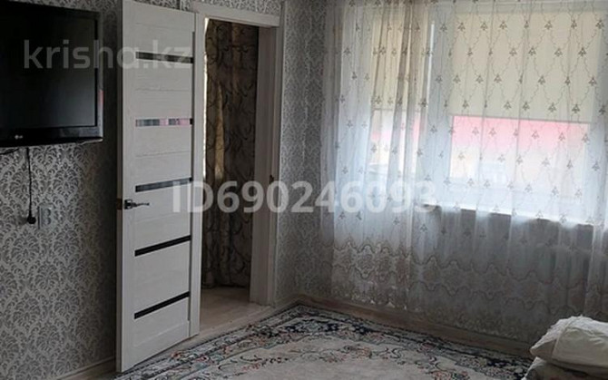 4-комнатная квартира, 60 м², 4/5 этаж помесячно, мкр Центральный, Махамбет Утемисов 118 в Атырау - изображение 2