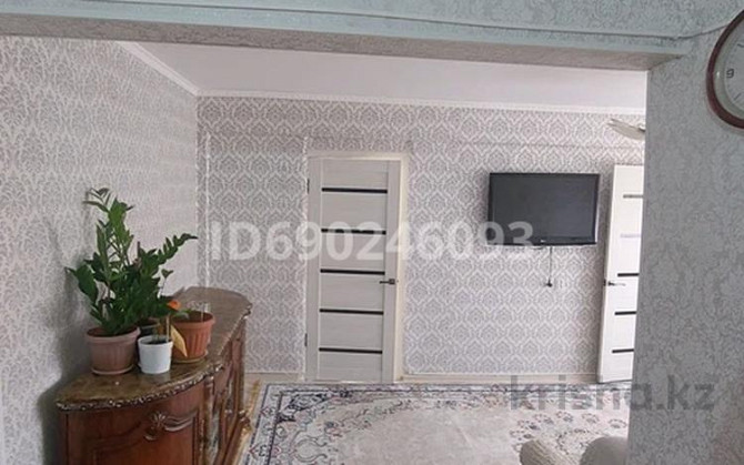 4-комнатная квартира, 60 м², 4/5 этаж помесячно, мкр Центральный, Махамбет Утемисов 118 в Атырау - изображение 5