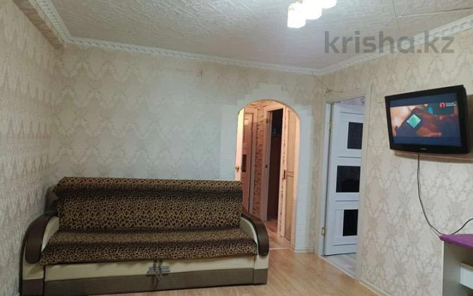 3-комнатная квартира, 65 м², 5/5 этаж помесячно, Авиагородок 17 Актобе - изображение 1