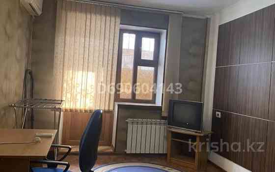 1-комнатная квартира, 29 м², 1/3 этаж помесячно, Жандосова 13 - Жандосова 13 Алматы