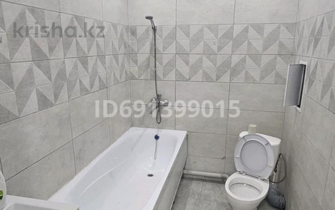 1-комнатная квартира, 52 м², 4/5 этаж помесячно, мкр. Алтын орда, Мустафы Шокая 48 в к3 - Мустафа шо Актобе - изображение 4