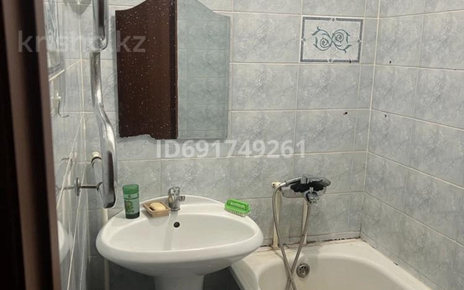1-комнатная квартира, 18 м², 1/5 этаж помесячно, 7 микрорайон 15 - Рядом есть школа есть садик рядом Темиртау - изображение 2