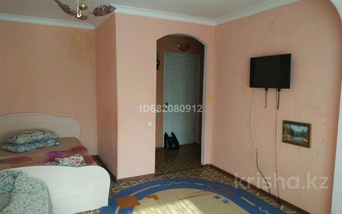 1-комнатная квартира, 30 м², 4/5 этаж помесячно, Сатпаева 57 Павлодар - изображение 2