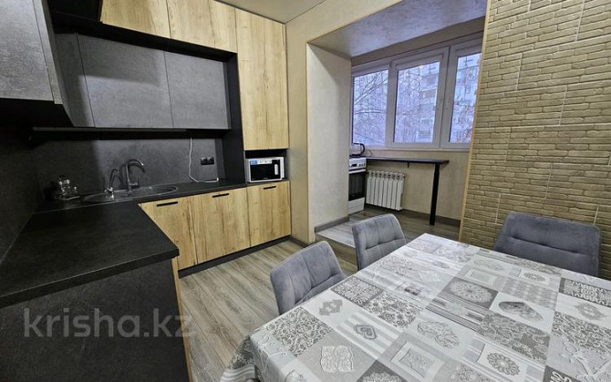 3-комнатная квартира, 75 м², 2/5 этаж помесячно, Айманова 170 - Солодовникова Almaty - изображение 1