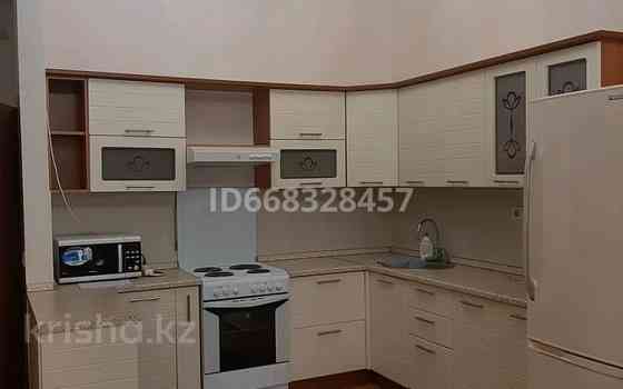 2-комнатная квартира, 85 м², 2/4 этаж помесячно, Калдаякова 2/1 Астана