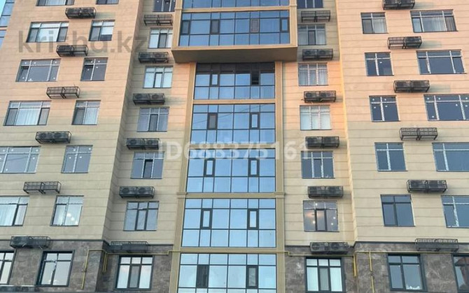 2-комнатная квартира, 70 м², 3/10 этаж помесячно, Абая 26а Атырау - изображение 1