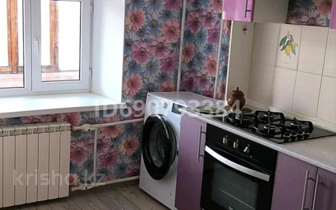 2-комнатная квартира, 47 м², 3/5 этаж помесячно, мкр 8, Братьев-Жубановых 281 - Дом над Анваром Актобе - изображение 3