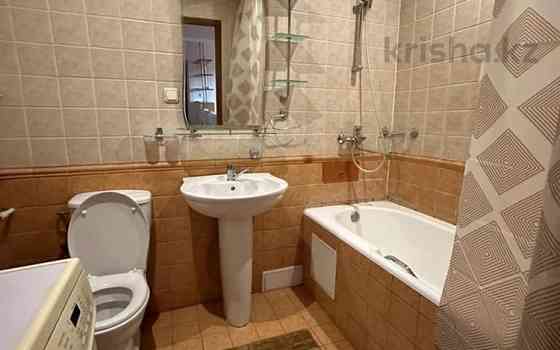 2-комнатная квартира, 58 м², 3/5 этаж помесячно, улица сатпаева 8 Алматы