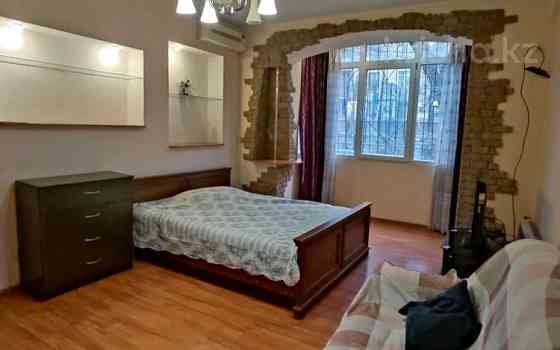 1-комнатная квартира, 32 м², 1/4 этаж помесячно, Тулебаева - Кунаева Абая Алматы