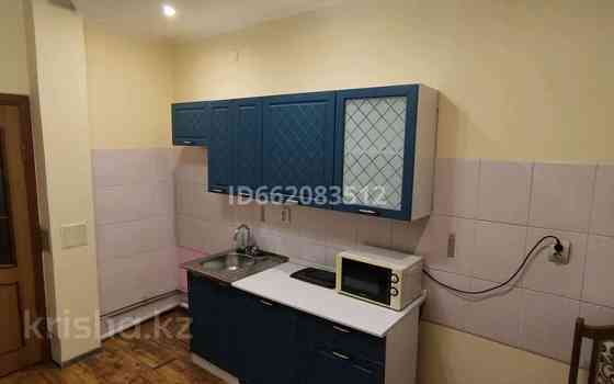 2-комнатная квартира, 56 м², 3/3 этаж помесячно, проспект Абая 15 - проспект Достык Алматы