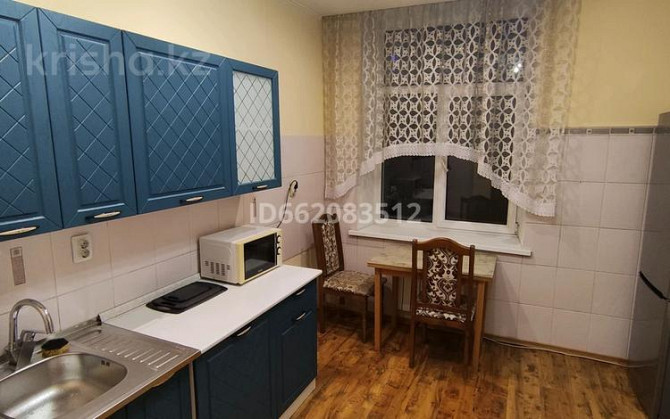 2-комнатная квартира, 56 м², 3/3 этаж помесячно, проспект Абая 15 - проспект Достык Алматы - изображение 2