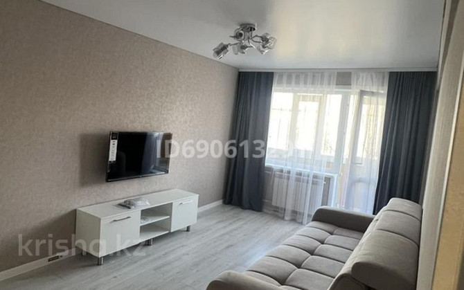 1-комнатная квартира, 47 м², 4/5 этаж помесячно, Бурова 8 Усть-Каменогорск - изображение 1
