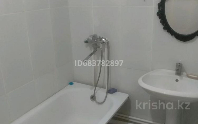 1-комнатная квартира, 40 м², 4/9 этаж помесячно, мкр Нурсая 117 Atyrau - photo 6