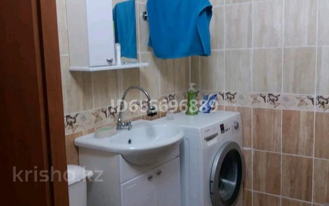 2-комнатная квартира, 45 м², 1/5 этаж помесячно, 1-й микрорайон 7  - изображение 1