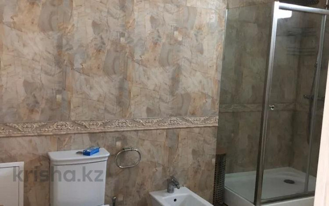 4-комнатная квартира, 214 м², 8/16 этаж помесячно, Смагулова 56а - Кулагер жайк Атырау - изображение 2