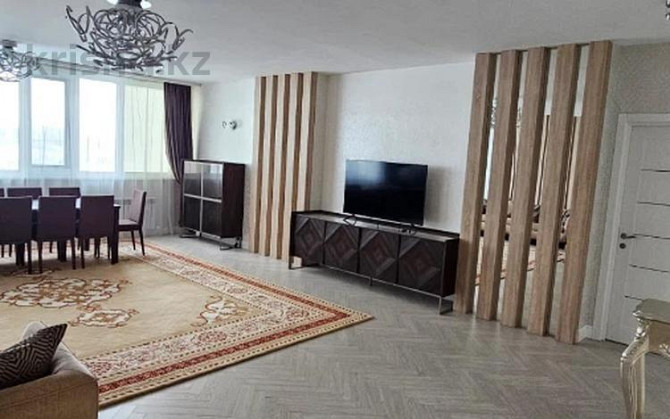 5-комнатная квартира, 210 м², 4/18 этаж помесячно, Алматы 11 Astana - photo 1