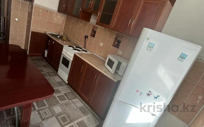 3-комнатная квартира, 55 м², 8/10 этаж помесячно, Каратал 8 Талдыкорган - изображение 2