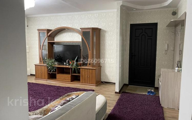 3-комнатная квартира, 69 м², 4/9 этаж помесячно, Богембайулы 36 - Район 1000 мелочей Семей - изображение 2