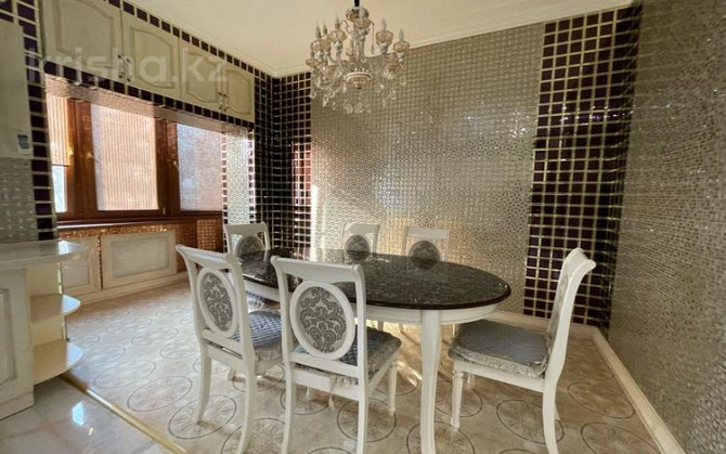 5-комнатная квартира, 220 м², 3/4 этаж помесячно, Орманова - Толе би Алматы - изображение 6