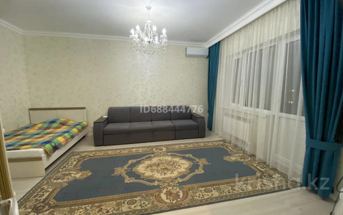 1-комнатная квартира, 43.1 м², 4/10 этаж помесячно, Абикен Бектурова 1 - ТРЦ Хан-шатыр Астана - изображение 2