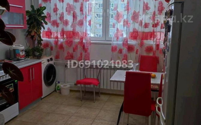 3-комнатная квартира, 75 м², 4/9 этаж помесячно, мкр Алмагуль 3 - ЦОНа Алматы - изображение 1
