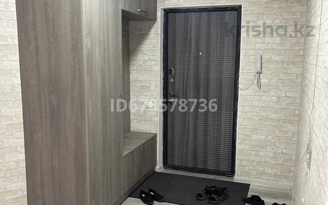 2-комнатная квартира, 79 м², 8/9 этаж помесячно, мкр Аксай-1А 17 Алматы - изображение 1