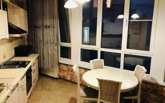 3-комнатная квартира, 90 м², 6/8 этаж помесячно, Есенберлина 155 Алматы