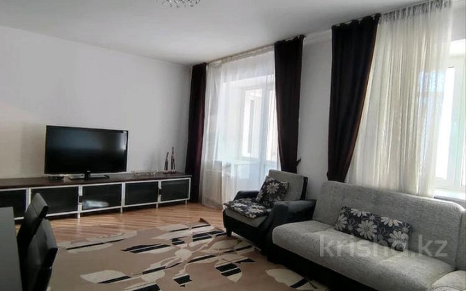 2-комнатная квартира, 85 м², 8/9 этаж помесячно, Валиханова 9/2 - Кенесары Астана - изображение 2