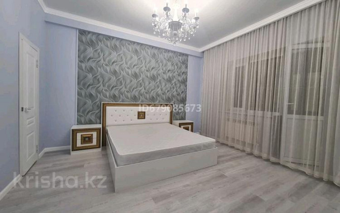 3-комнатная квартира, 110 м², 1/8 этаж помесячно, мкр Нурсая, Абулхаир Хана 41 Атырау - изображение 2