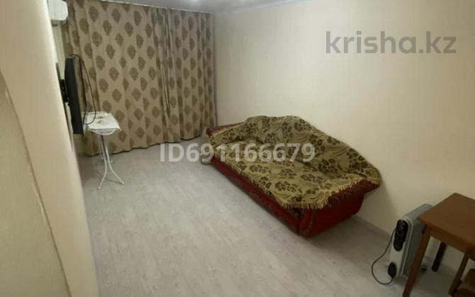 2-комнатная квартира, 46 м², 1/5 этаж помесячно, Махамбета 114 - Валиханова Атырау - изображение 1
