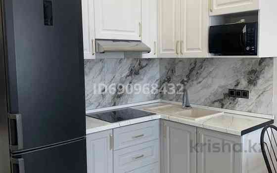 2-комнатная квартира, 46 м², 13/13 этаж помесячно, Есенова 160/3 Алматы