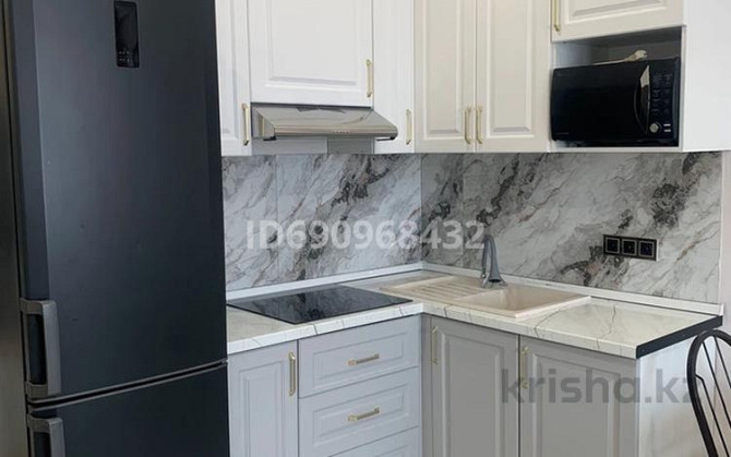 2-комнатная квартира, 46 м², 13/13 этаж помесячно, Есенова 160/3 Алматы - изображение 1
