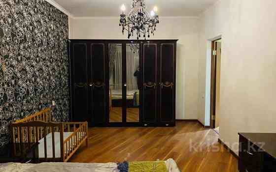 3-комнатная квартира, 98 м², 3/5 этаж помесячно, мкр Нурсат 157 Шымкент