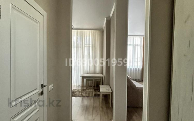 1-комнатная квартира, 40 м², 7/17 этаж помесячно, Туран 50/2 Астана - изображение 1