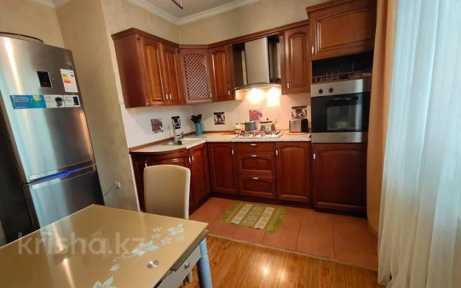 3-комнатная квартира, 77 м², 2/5 этаж помесячно, Желтоксан - Шевченко Алматы - изображение 1