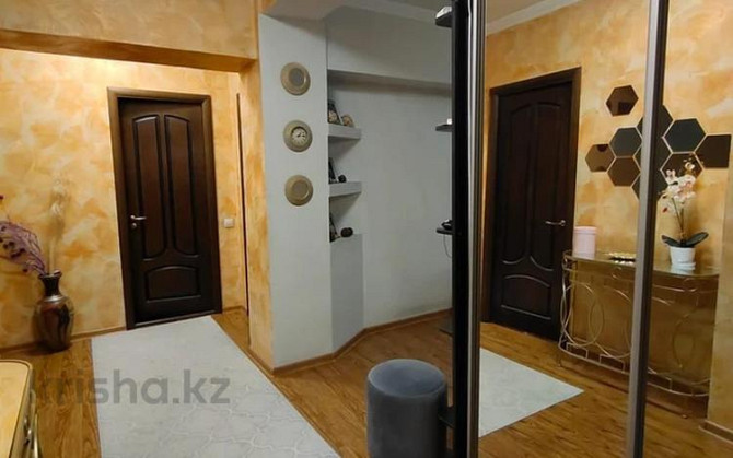 3-комнатная квартира, 77 м², 2/5 этаж помесячно, Желтоксан - Шевченко Алматы - изображение 4