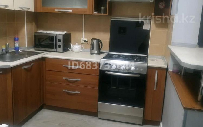 3-комнатная квартира, 73 м², 7/9 этаж помесячно, мкр Аксай-2 15 Алматы - изображение 3