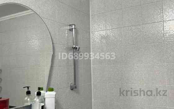 3-комнатная квартира, 68 м², 3/5 этаж помесячно, мкр Аксай-3 - Момышулы-маречека Almaty