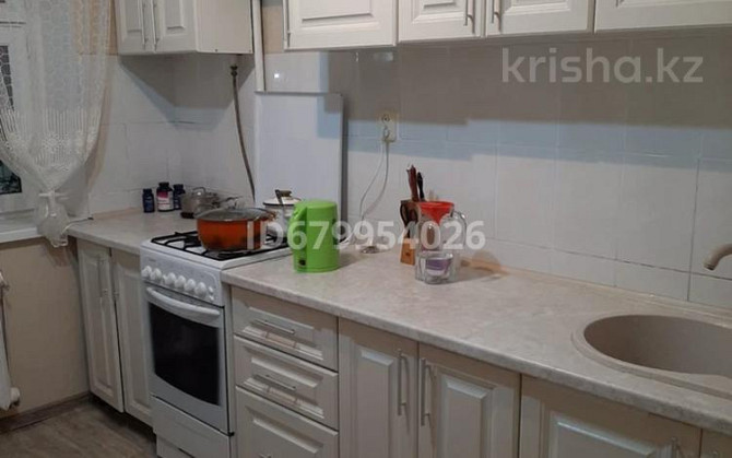3-комнатная квартира, 63 м², 3/9 этаж помесячно, мкр Кунаева, 6 мкр - Находится рядом с Желаевской т Уральск - изображение 2