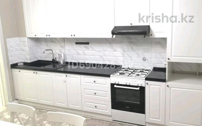 1-комнатная квартира, 65 м², 2/9 этаж помесячно, мкр. Алтын орда, Батыс 2 - проспект Алии Молдагулов Актобе - изображение 1