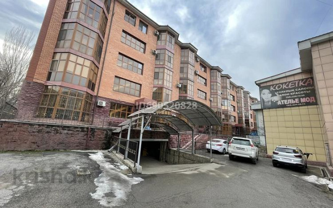 3-комнатная квартира, 93 м², 1/5 этаж помесячно, мкр Жетысу-2 2 - Метро Бауыржан Мамышулы Алматы - изображение 1