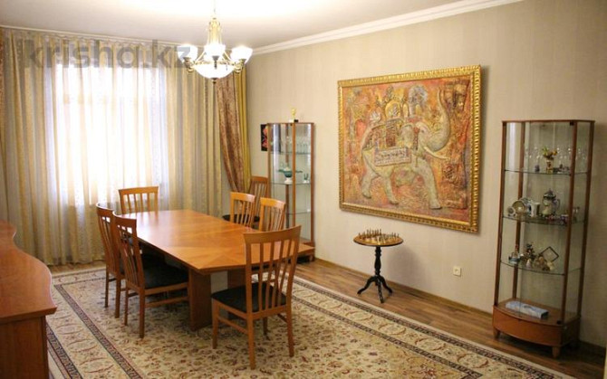 6-комнатная квартира, 210 м², 6/7 этаж помесячно, Аль-Фараби 100 - Шашкина Алматы - изображение 1