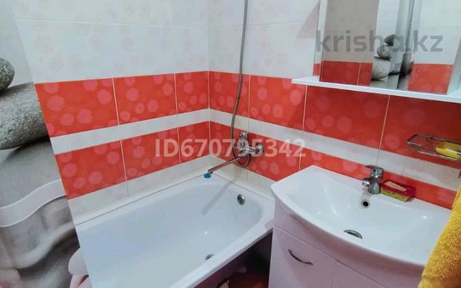 4-комнатная квартира, 77 м², 5/5 этаж помесячно, Каратюбинская 30 - Джамбула Уральск - изображение 8