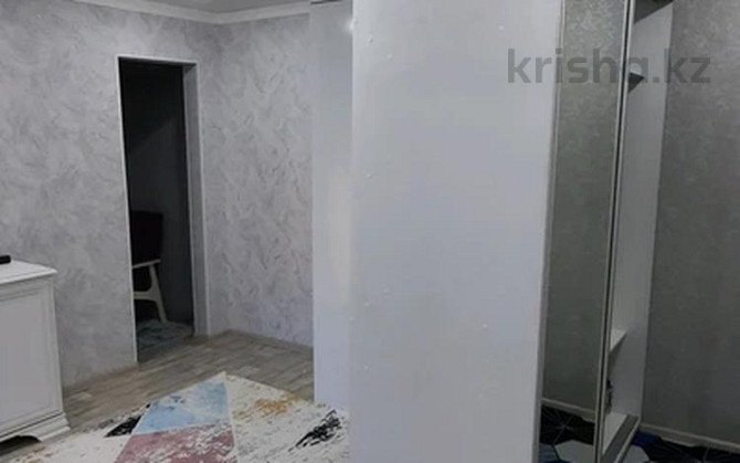 3-комнатная квартира, 60 м², 3/3 этаж помесячно, Братская 44 Ust-Kamenogorsk - photo 3