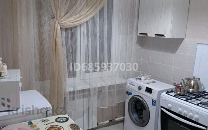 1-комнатная квартира, 33 м², 5/5 этаж помесячно, Муканова - Напротив Стадиона Атырау - изображение 1