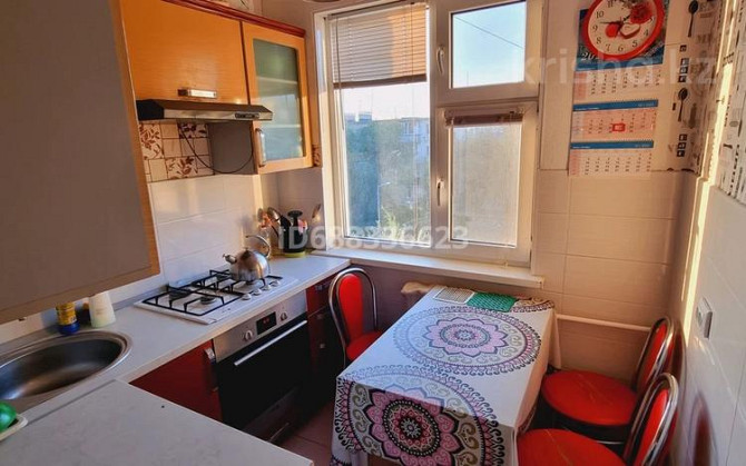 3-комнатная квартира, 63 м², 5/5 этаж помесячно, мкр 5 4 - Вечный огонь Актобе - изображение 4