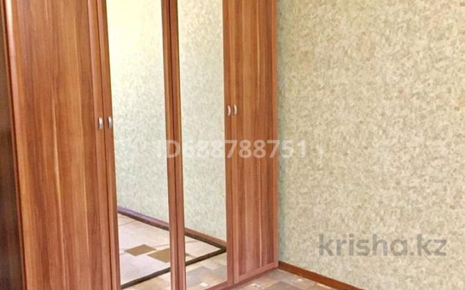 3-комнатная квартира, 63 м², 1/5 этаж помесячно, мкр Строитель 21 Уральск - изображение 2