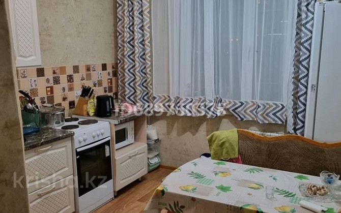 3-комнатная квартира, 70 м², 4/5 этаж помесячно, Кривенко 87 - Назарбаева-Кривенко Павлодар - изображение 2