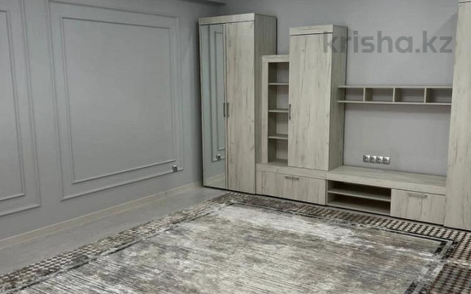 1-комнатная квартира, 55 м², 3/5 этаж помесячно, 9 микрорайон 15 Уральск - изображение 5