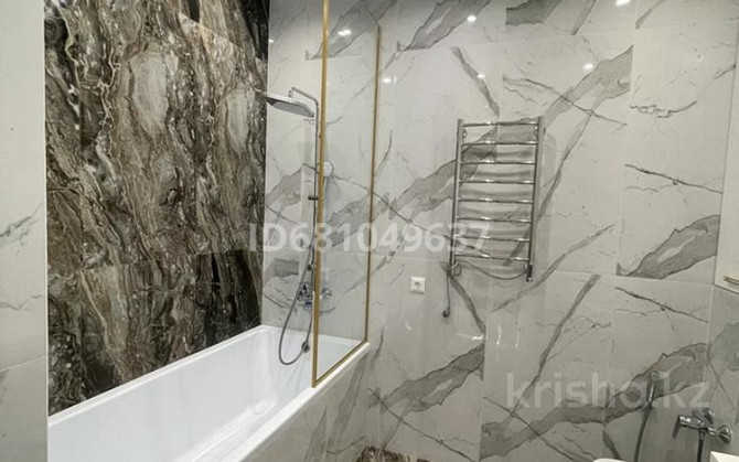 4-комнатная квартира, 130 м², 12/18 этаж помесячно, Сыганак 17у Астана - изображение 7